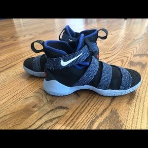 Nike Lebron Soldiers youth size 4.5